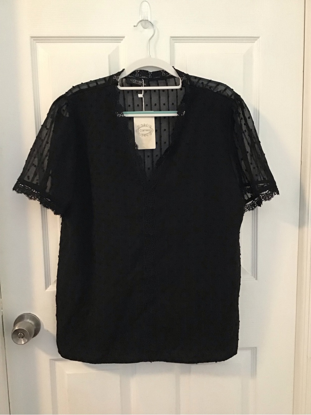 Camisa Black Sheer Swiss Dot Lace V-Neck Blouse